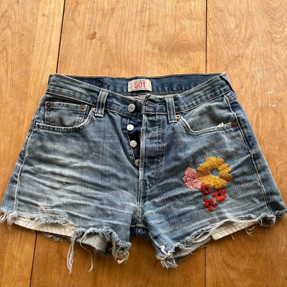 Levis 501 Jean Shorts Embroidered